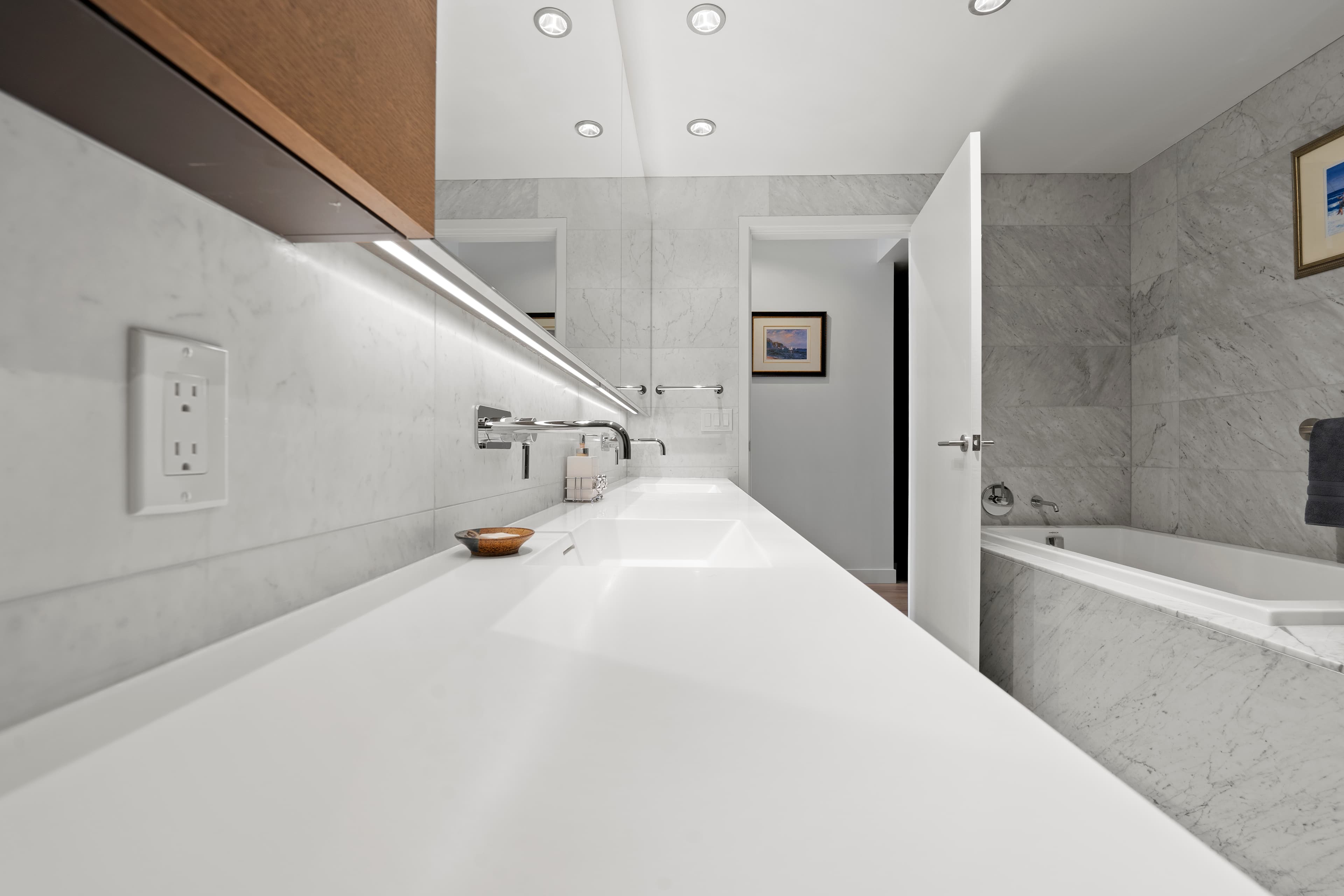 1289 Hornby Street - Photo 8